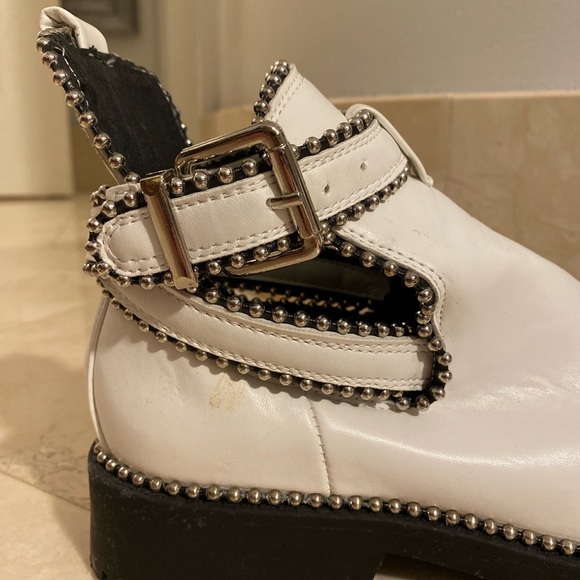 White buckle Boohoo ankle boots - Picture 1 of 4